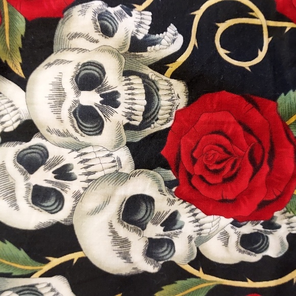 Hemet Black White Red Skull Rose Print Rockabilly Pinup A-Line Skirt Size XL - Picture 4 of 8